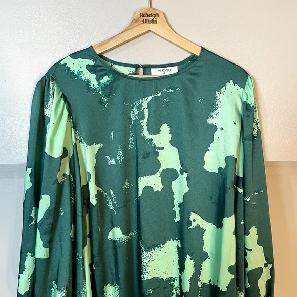 Alexis x Target Green Long Sleeve Dress in Green Tropical Print Size 2X - Picture 5 of 16